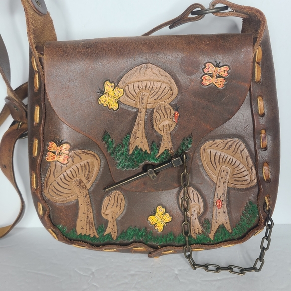 Vintage 70s‎ Butterfly Ladybug Mushroom Tooled Leather Shoulder Bag Crossbody - Picture 2 of 10